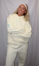 Load image into Gallery viewer, Women’s Relax Hood-Butter
